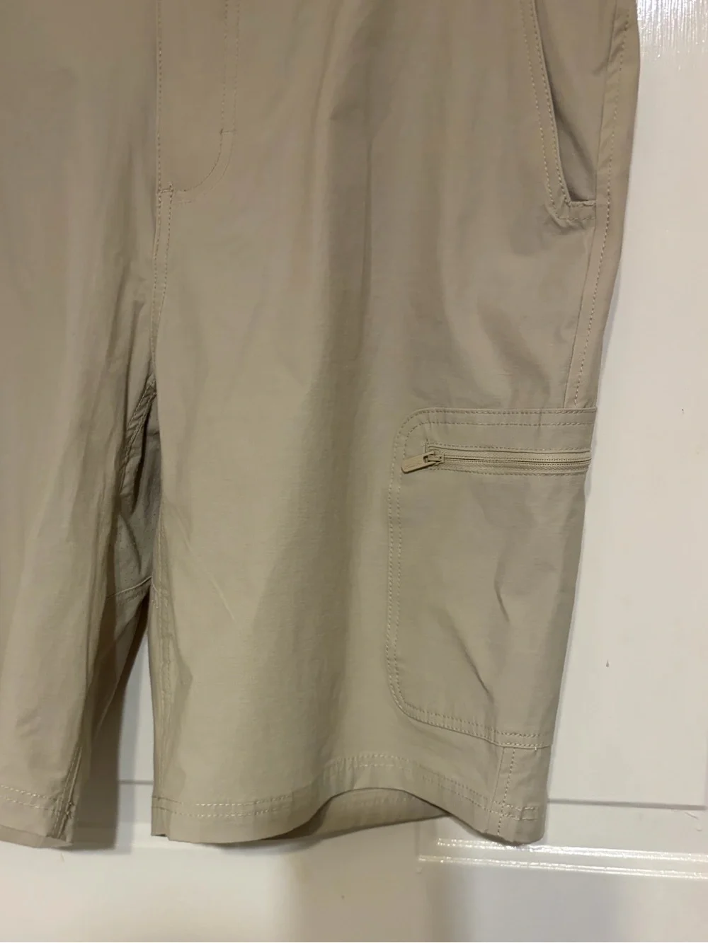 HUK Fishing Men's Performance Fishing Khaki Shorts Size XL New with Tags